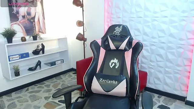 anahi macys online show from September 12, 2025, 11:10 am