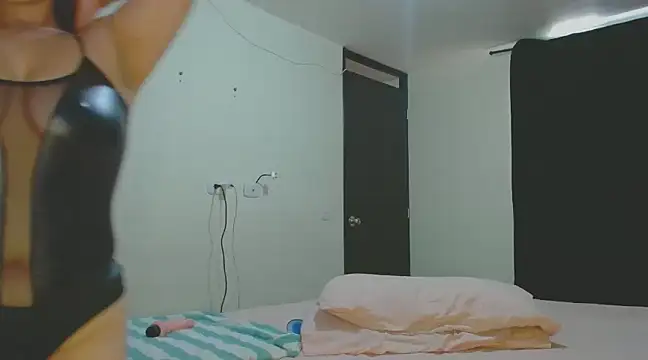 roxanasexy2025 online show from March 16, 2025, 4:34 pm