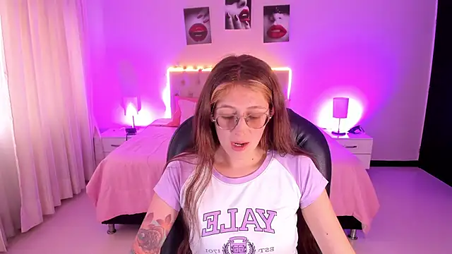 Emily Warren  online show from January 15, 2026, 7:28 pm