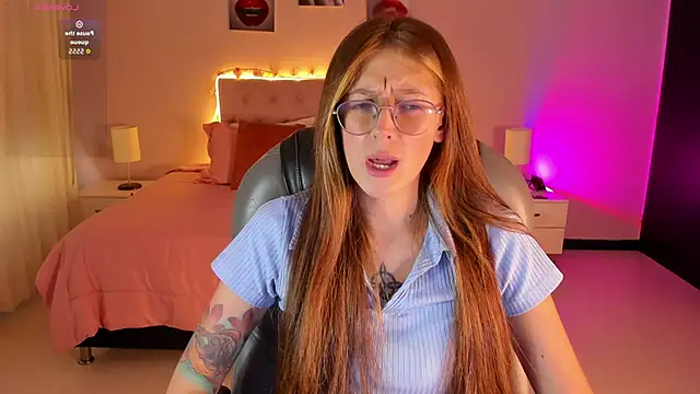 Emily Warren  online show from March 26, 2026, 7:19 pm