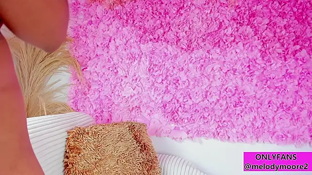 Melodymoore  online show from November 13, 2025, 10:08 pm