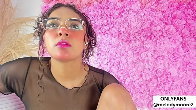 Melodymoore  online show from December 3, 2025, 10:41 pm