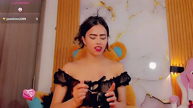 ValeriCardenas online show from September 12, 2025, 1:49 am