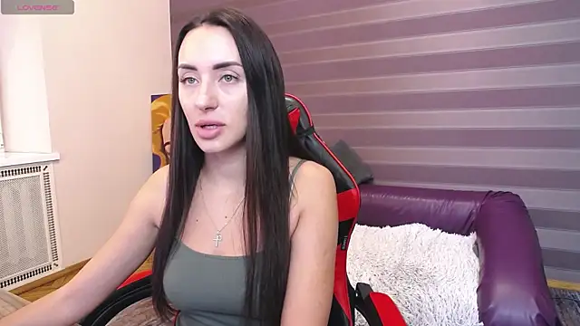 JenniferStone online show from October 14, 2025, 6:47 am