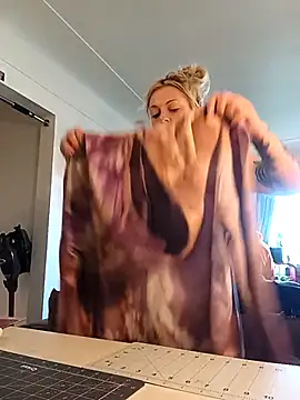 Foxxyhoneypott online show from March 26, 2026, 4:12 pm