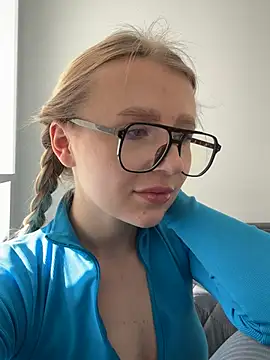 EvaBrooklyn online show from February 27, 2025, 12:13 pm