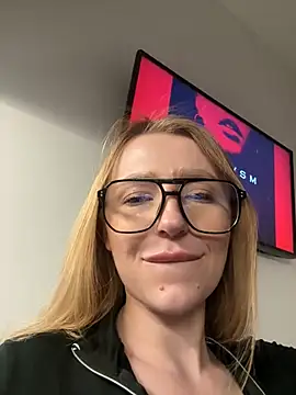 EvaBrooklyn online show from February 28, 2025, 7:25 pm