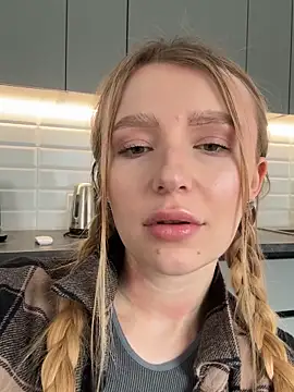 EvaBrooklyn online show from March 3, 2025, 12:48 pm