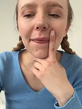 EvaBrooklyn online show from March 7, 2025, 6:35 am