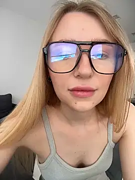 EvaBrooklyn online show from March 8, 2025, 6:32 am