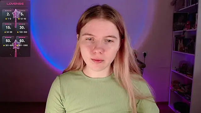 Strawberry juli online show from February 15, 2026, 7:51 am