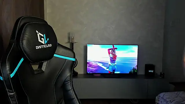 Snapshot of TravisRevas chatting on March 8, 2025, 3:13 pm TravisRevas online show from March 8, 2025, 3:13 pm