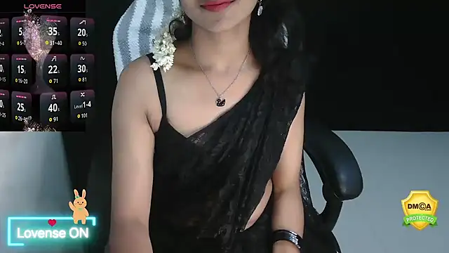 Snapshot of fullmoan chatting on October 7, 2025, 5:21 pm fullmoan online show from October 7, 2025, 5:21 pm