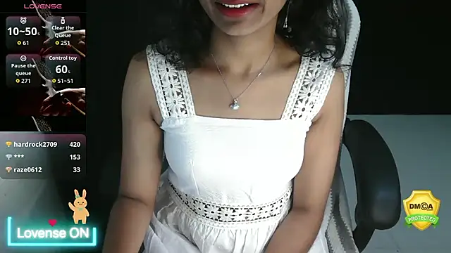 Snapshot of fullmoan chatting on October 19, 2025, 7:58 pm fullmoan online show from October 19, 2025, 7:58 pm