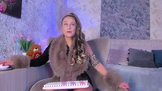 Liannaa  online show from October 31, 2025, 7:37 pm