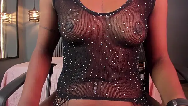 alahia betancurx online show from October 8, 2025, 1:53 pm