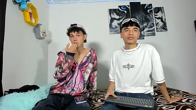 Maxxi hot23 online show from March 22, 2025, 2:14 pm