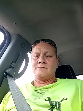 wetnwildforyou online show from September 22, 2025, 4:09 pm