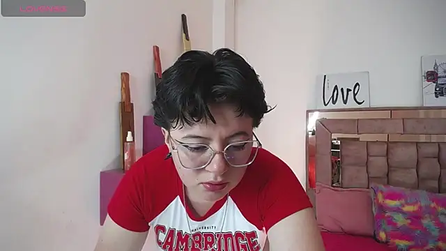 Snapshot of safyka chatting on October 6, 2025, 2:20 am safyka online show from October 6, 2025, 2:20 am