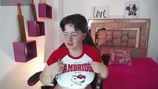 Snapshot of safyka chatting on October 10, 2025, 1:15 am safyka online show from October 10, 2025, 1:15 am