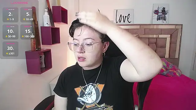 Snapshot of safyka chatting on November 5, 2025, 1:38 am safyka online show from November 5, 2025, 1:38 am