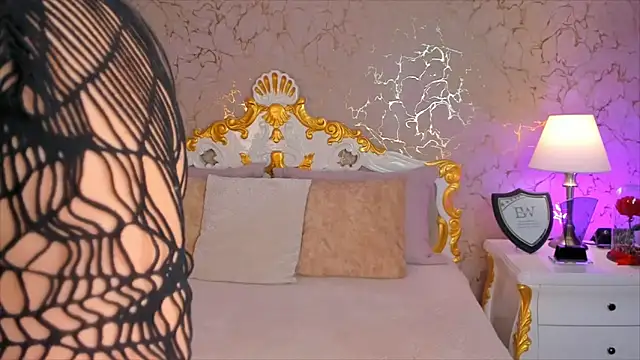 ScarlettWallace online show from October 9, 2025, 9:57 pm