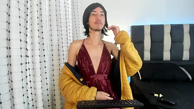 loverisu-coral online show from January 7, 2026, 8:33 pm