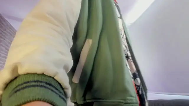 loverisu-coral online show from February 3, 2026, 9:31 pm