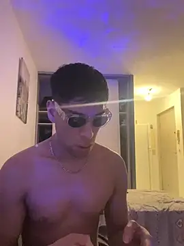 Snapshot of jimmylatinobm chatting on March 2, 2025, 8:18 pm jimmylatinobm online show from March 2, 2025, 8:18 pm