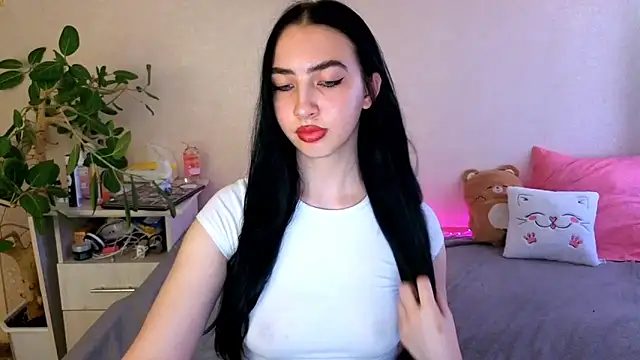 WildKittenX  online show from June 5, 2026, 6:52 am