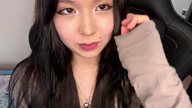 melana love online show from March 20, 2025, 11:49 am