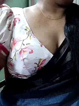 Snapshot of abinaya26 chatting on March 18, 2026, 2:42 pm abinaya26 online show from March 18, 2026, 2:42 pm