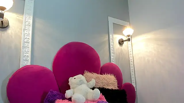 Bonniie 22 online show from February 11, 2026, 7:52 pm