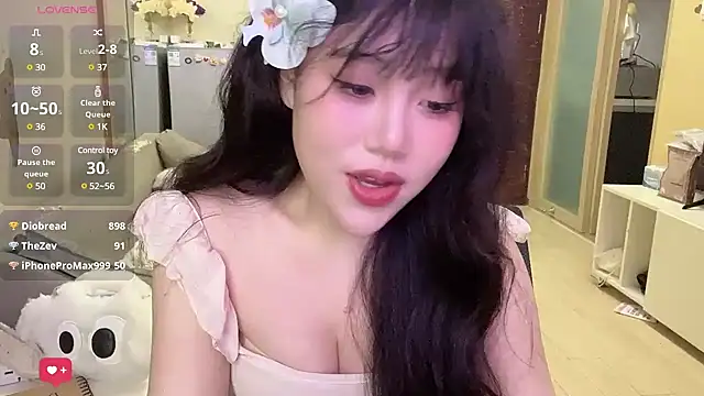 Yik-11 online show from March 1, 2025, 11:15 pm