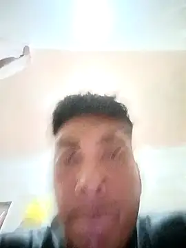 crisssalazar online show from September 9, 2025, 2:11 am