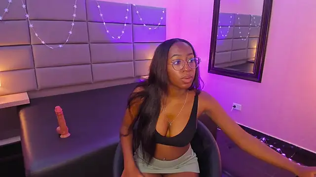 Qeen blackk online show from March 8, 2025, 8:03 pm