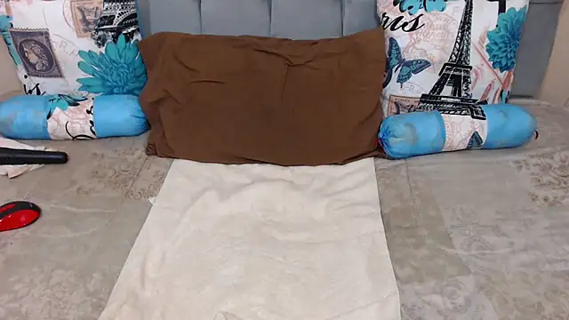 ChocolateClit online show from December 15, 2025, 7:29 pm