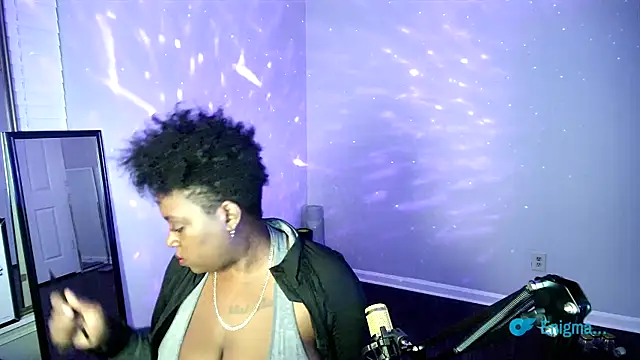 lovelyenigma365 online show from February 18, 2026, 12:17 am