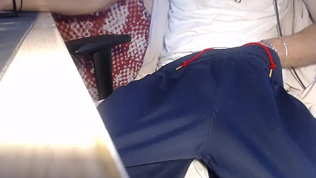 GreekDaddyNickOfficial online show from September 9, 2025, 7:41 am