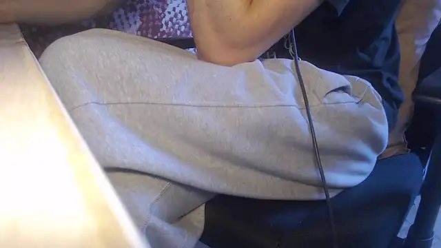 GreekDaddyNickOfficial online show from November 4, 2025, 8:13 am