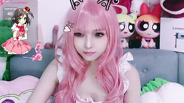 chenenna7 online show from December 17, 2025, 2:12 pm