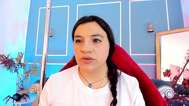 TaraTaylorr online show from April 19, 2026, 1:49 am