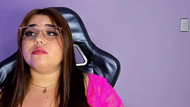 MadissonLee   online show from December 16, 2025, 7:19 pm