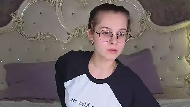 RileyMimicho online show from October 5, 2025, 8:51 pm