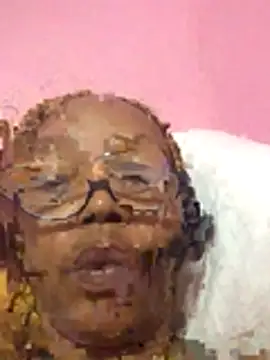 Snapshot of Ladyzee25 chatting on November 24, 2025, 4:45 am Ladyzee25 online show from November 24, 2025, 4:45 am