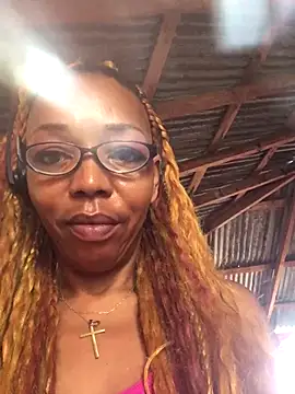 Snapshot of Ladyzee25 chatting on November 27, 2025, 5:04 pm Ladyzee25 online show from November 27, 2025, 5:04 pm