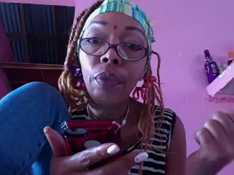 Snapshot of Ladyzee25 chatting on January 12, 2026, 7:30 pm Ladyzee25 online show from January 12, 2026, 7:30 pm