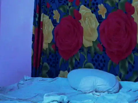 Snapshot of Ladyzee25 chatting on February 13, 2026, 4:58 pm Ladyzee25 online show from February 13, 2026, 4:58 pm