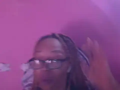 Snapshot of Ladyzee25 chatting on February 20, 2026, 1:33 pm Ladyzee25 online show from February 20, 2026, 1:33 pm