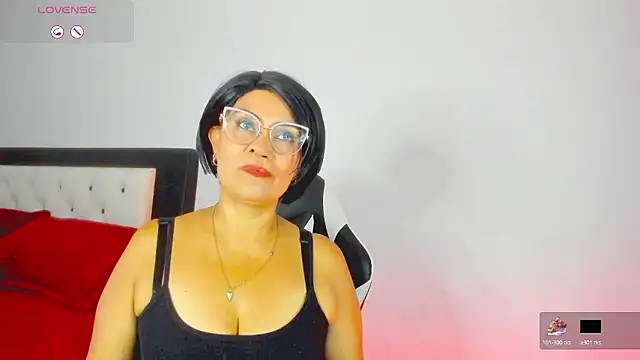 CarolinneFiotti online show from January 11, 2026, 7:19 pm